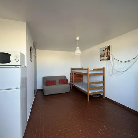 Agreable En Bord De Avec Terrasse Et Parking - - Fr-1-799-28 Apartment *